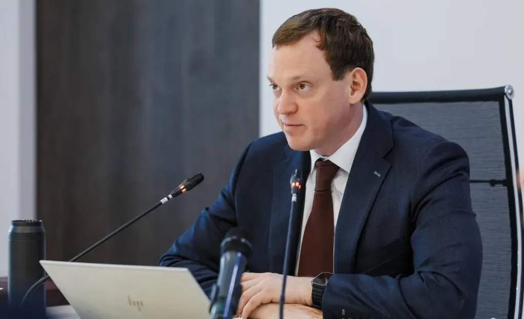 В Милославском округе после атаки БПЛА загорелись два дома
